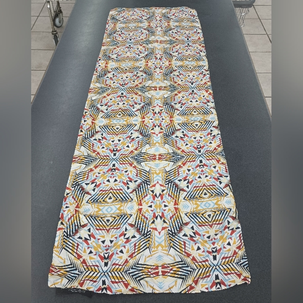EVOLVE SILK PATTERNED SCARF